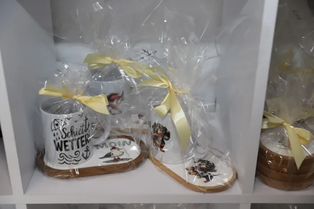 Verpacktes Tassengeschenk